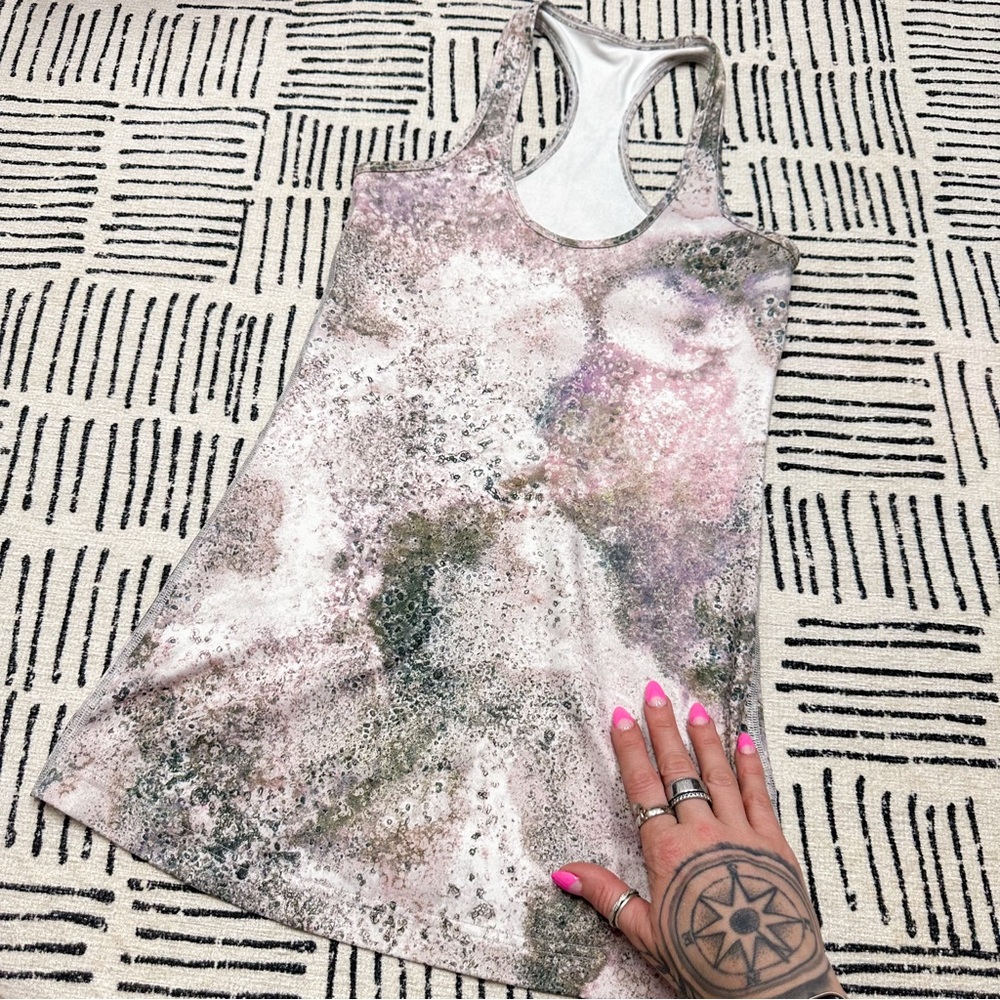 Lululemon splatter paint tank top size 4